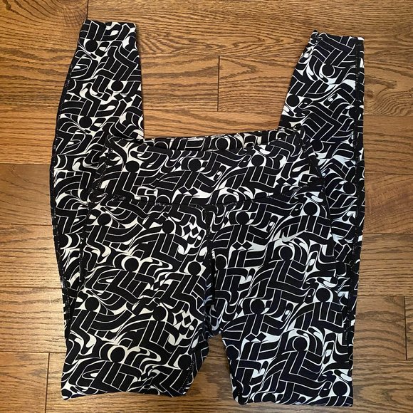 Nike Dri Fit Black and White Tights XS - Picture 1 of 2